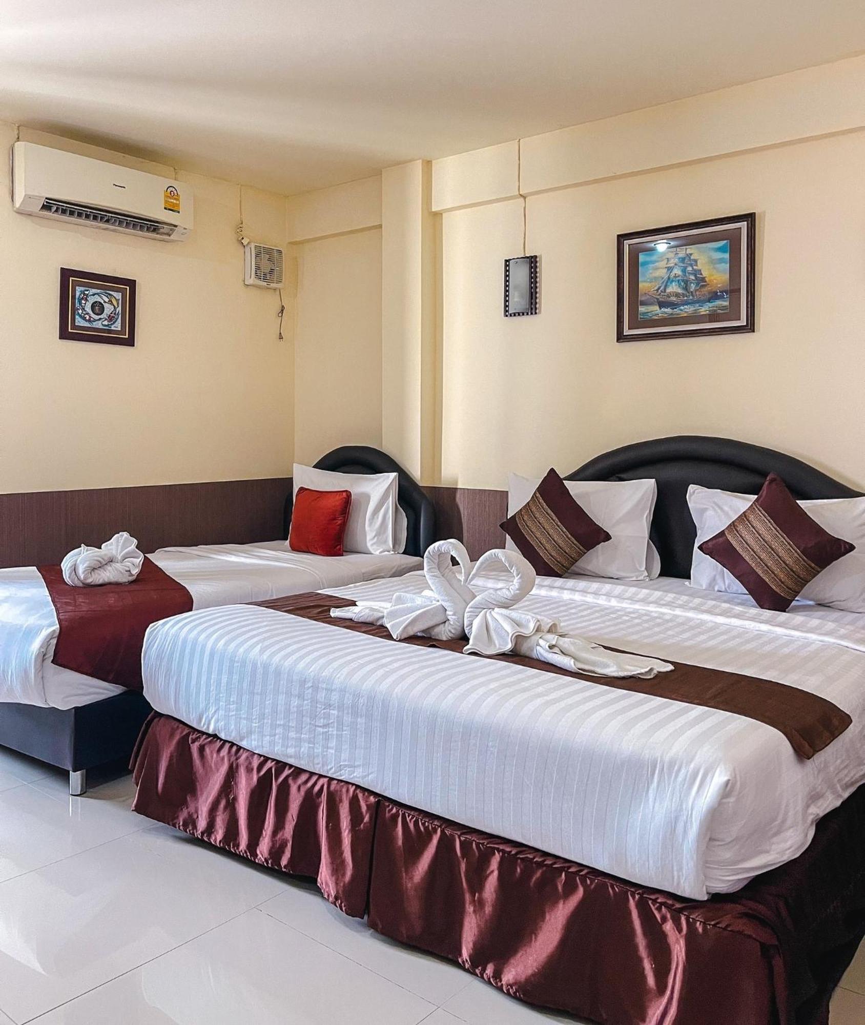 Baik Suite Bangkok Exterior photo
