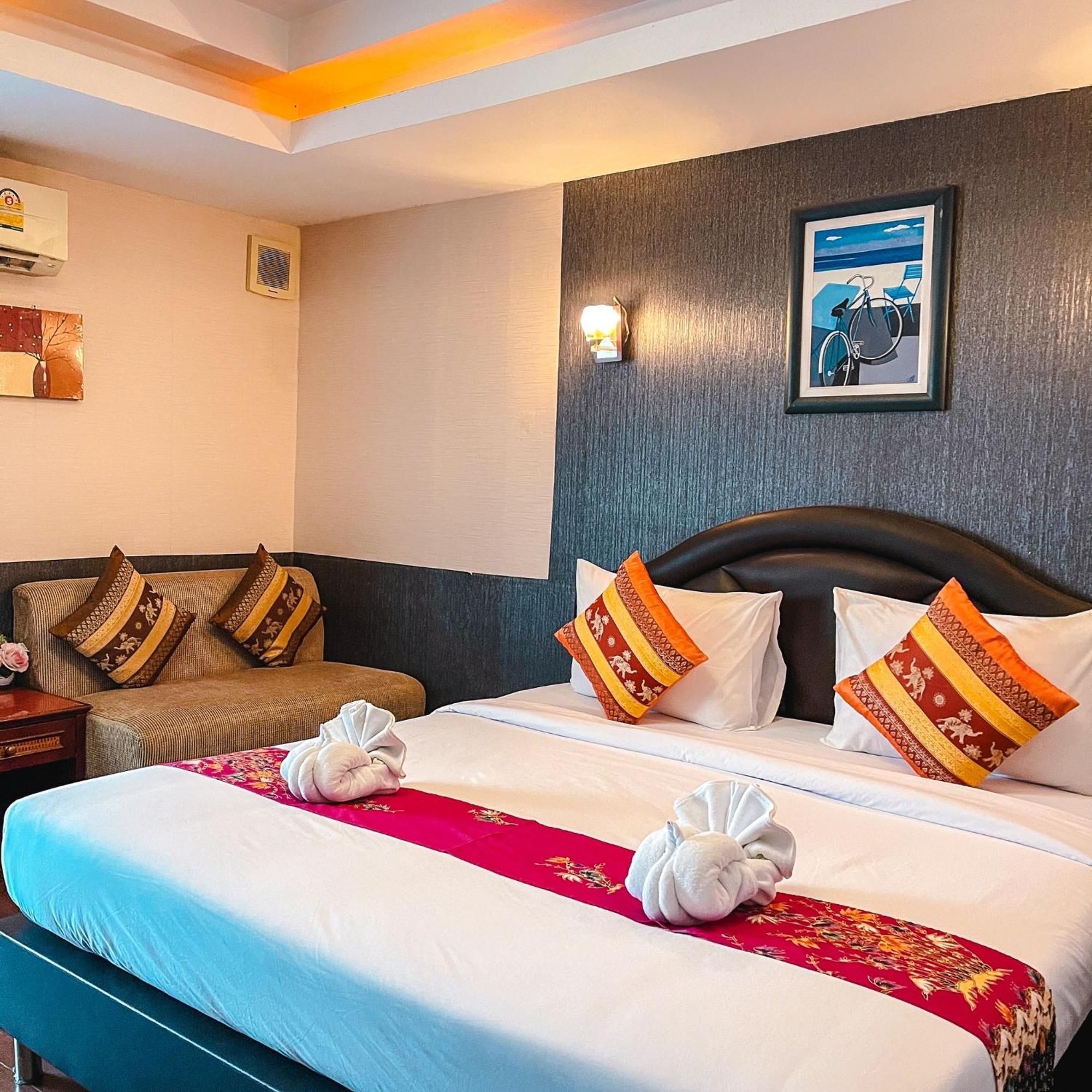 Baik Suite Bangkok Exterior photo