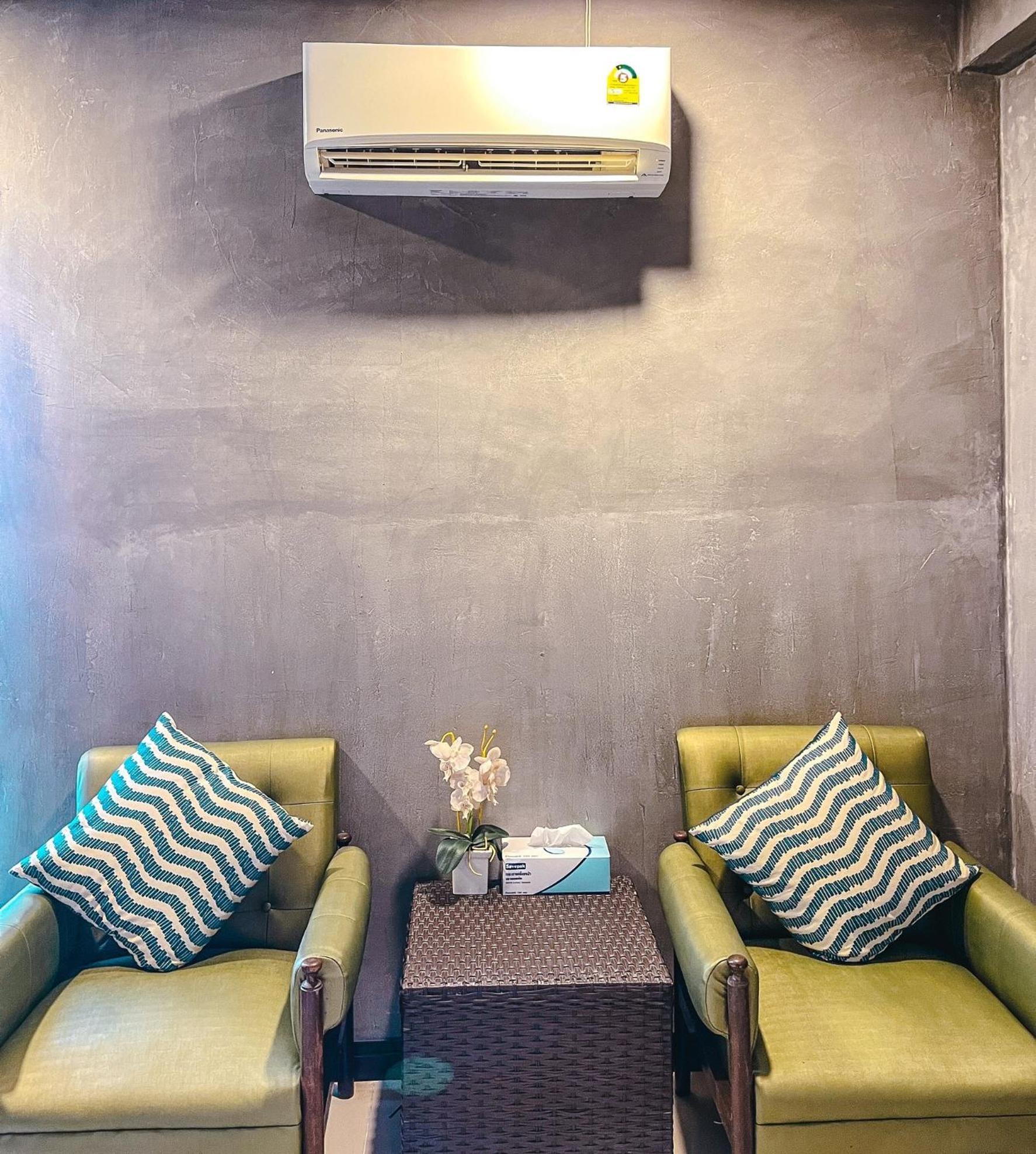Baik Suite Bangkok Exterior photo