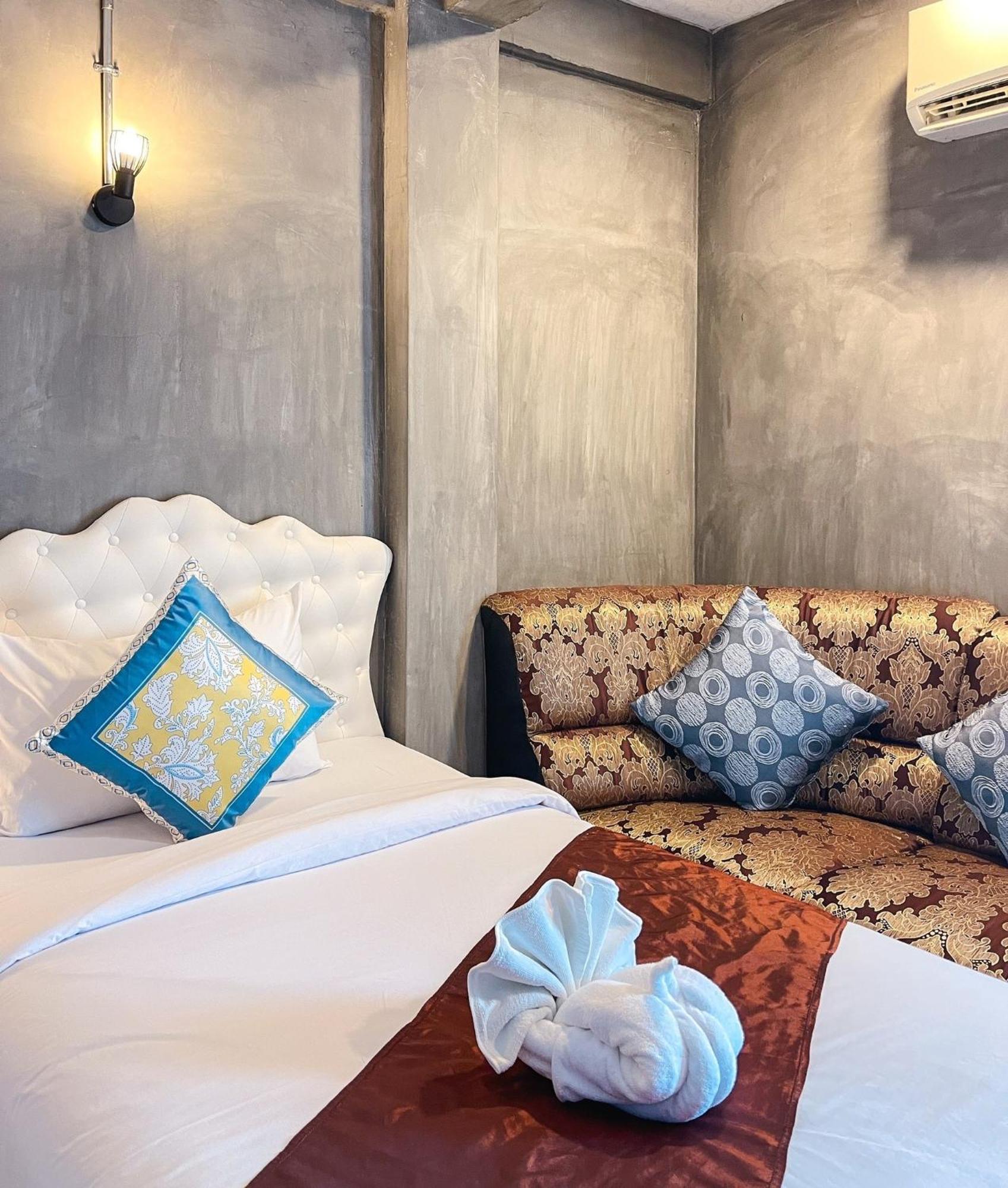 Baik Suite Bangkok Exterior photo