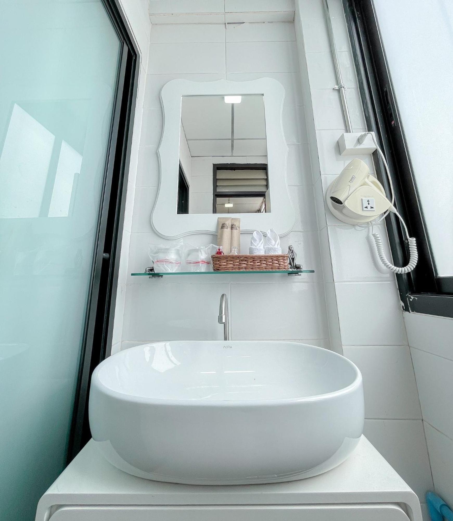 Baik Suite Bangkok Exterior photo